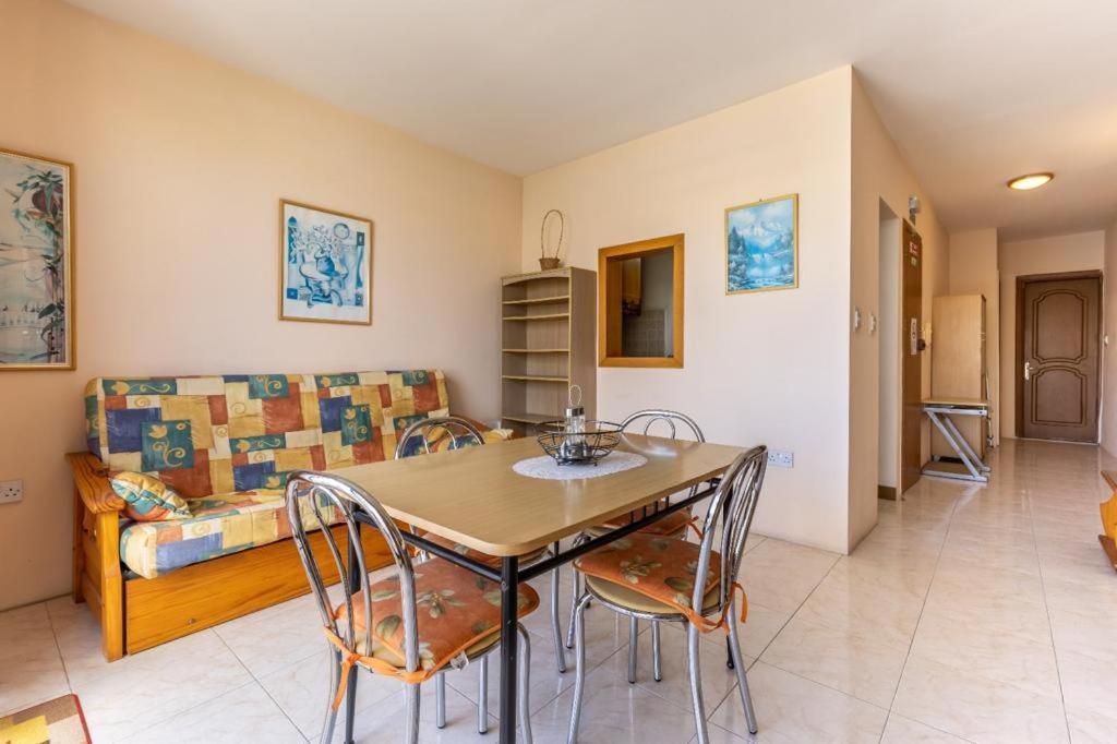 Lovely Seaview Apt At St Paul'S Bay Bagian luar foto