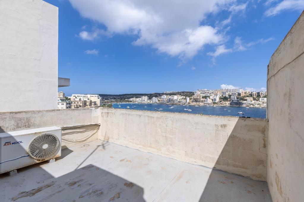 Lovely Seaview Apt At St Paul'S Bay Bagian luar foto