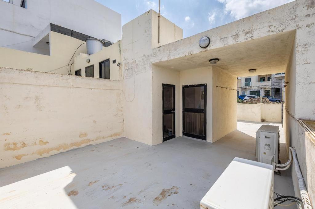 Lovely Seaview Apt At St Paul'S Bay Bagian luar foto