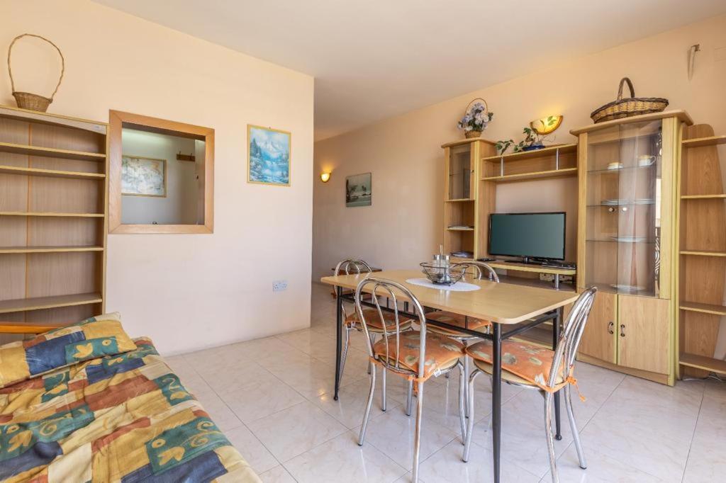 Lovely Seaview Apt At St Paul'S Bay Bagian luar foto
