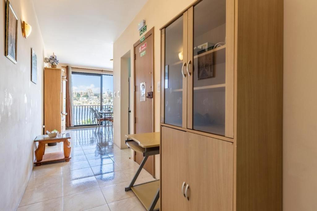 Lovely Seaview Apt At St Paul'S Bay Bagian luar foto